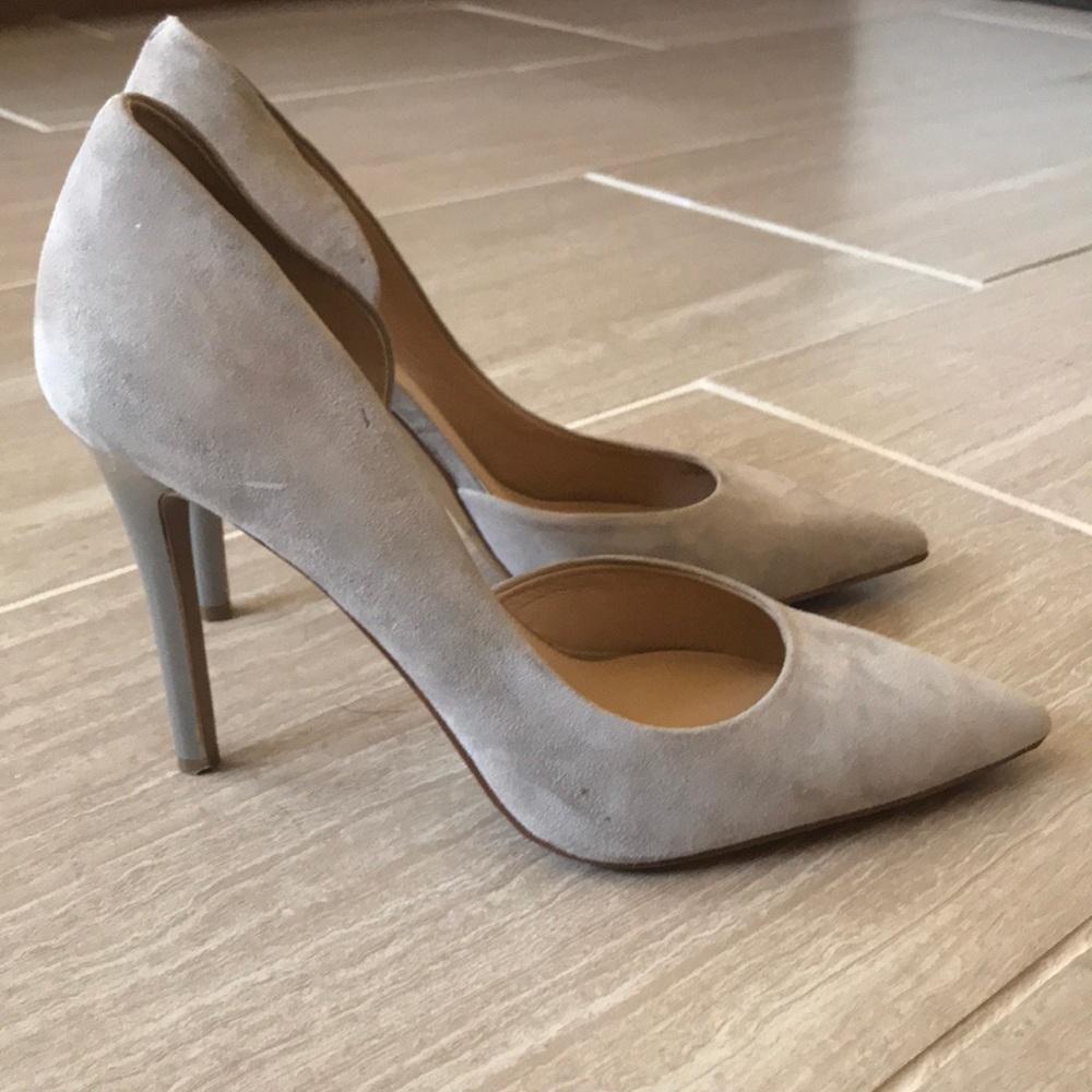 Jessica Simpson gray suede pumps